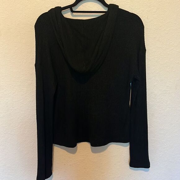 Super Comfortable Black Gap Hoodie Sweater - Black - Size Small - V Neck - Hood - Picture 4 of 6
